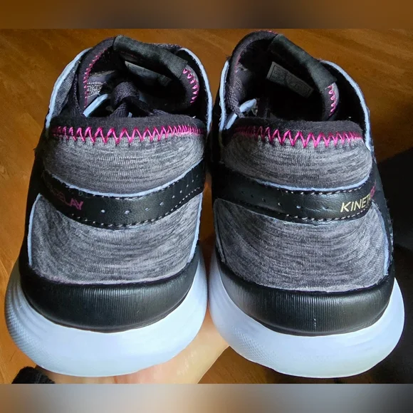 Sz 9 Women's SAUCONY KINETA RELAY Grey Running Shoes - Picture 5 of 8